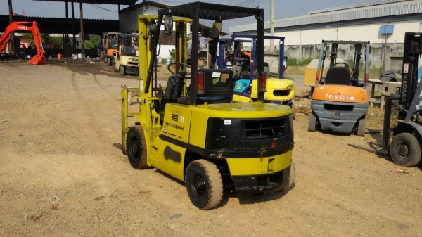 รถยก MITSUBISHI FD25 เครื่องดีเซล S4E เสาสูง 3 เมตร ยกได้ 2.5 ตัน เกรียร์ธรรมดา ยางตันหน้าหลัง รถนำเข้า สนใจติดต่อ 089-7949488