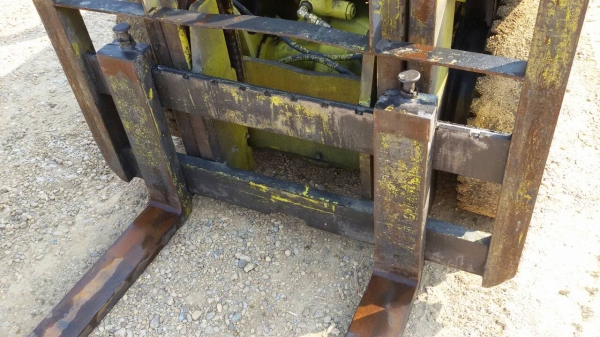 รถยก MITSUBISHI FD25 เครื่องดีเซล S4E เสาสูง 3 เมตร ยกได้ 2.5 ตัน เกรียร์ธรรมดา ยางตันหน้าหลัง รถนำเข้า สนใจติดต่อ 089-7949488