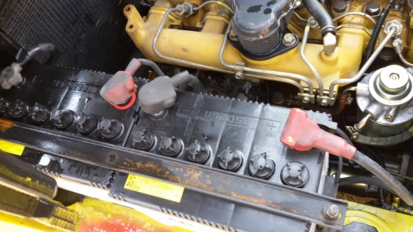 รถยก MITSUBISHI FD25 เครื่องดีเซล S4E เสาสูง 3 เมตร ยกได้ 2.5 ตัน เกรียร์ธรรมดา ยางตันหน้าหลัง รถนำเข้า สนใจติดต่อ 089-7949488