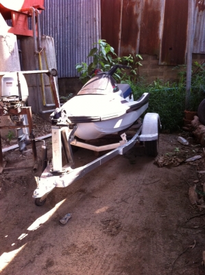 สภาพดีลงน้ำเพียง2ครั้งไม่มีเวลาเล่น 50000 พร้อมเทรเลอร์. ไม่เอาเทรเลอร์ลดได้อีก