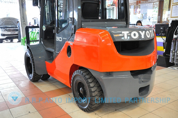 ขายรถโฟล์คลิฟท์มือสอง TOYOTA รุ่น 8FD30-30768 ราคา xxx,xxx บาท นำเข้าจากประเทศญี่ปุ่น 100\% ไม่เคยใช้งานในไทย