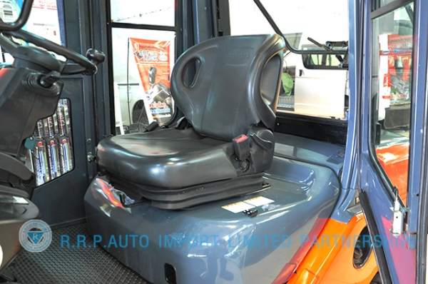 ขายรถโฟล์คลิฟท์มือสอง TOYOTA รุ่น 8FD30-30768 ราคา xxx,xxx บาท นำเข้าจากประเทศญี่ปุ่น 100\% ไม่เคยใช้งานในไทย