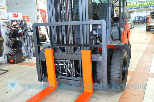 ขายรถโฟล์คลิฟท์มือสอง TOYOTA รุ่น 8FD30-30768 ราคา xxx,xxx บาท นำเข้าจากประเทศญี่ปุ่น 100\% ไม่เคยใช้งานในไทย