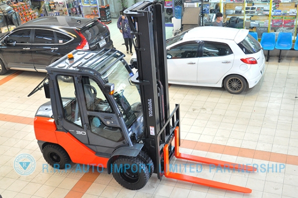 ขายรถโฟล์คลิฟท์มือสอง TOYOTA รุ่น 8FD30-30768 ราคา xxx,xxx บาท นำเข้าจากประเทศญี่ปุ่น 100\% ไม่เคยใช้งานในไทย