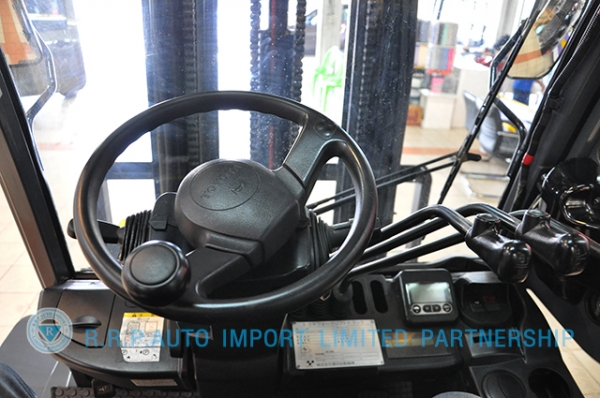 ขายรถโฟล์คลิฟท์มือสอง TOYOTA รุ่น 8FD30-30768 ราคา xxx,xxx บาท นำเข้าจากประเทศญี่ปุ่น 100\% ไม่เคยใช้งานในไทย