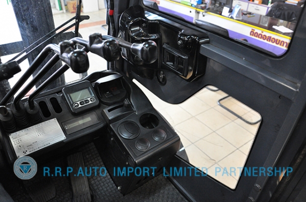 ขายรถโฟล์คลิฟท์มือสอง TOYOTA รุ่น 8FD30-30768 ราคา xxx,xxx บาท นำเข้าจากประเทศญี่ปุ่น 100\% ไม่เคยใช้งานในไทย