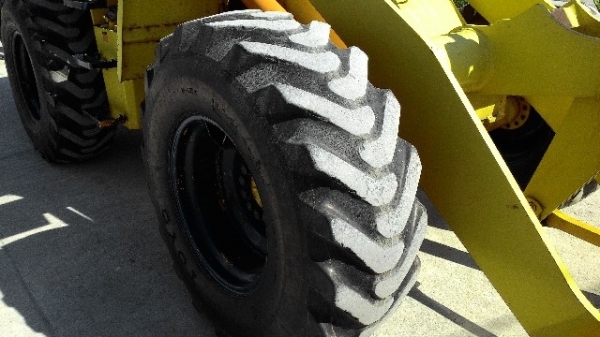 รถตัก โคมัตสุ  WA100-1 #33107 บุ๋งกี๋ 1.3 คิว รถญี่ปุ่น ไม่เคยใช้งาน ติดต่อ ใหม่ 061-4194022