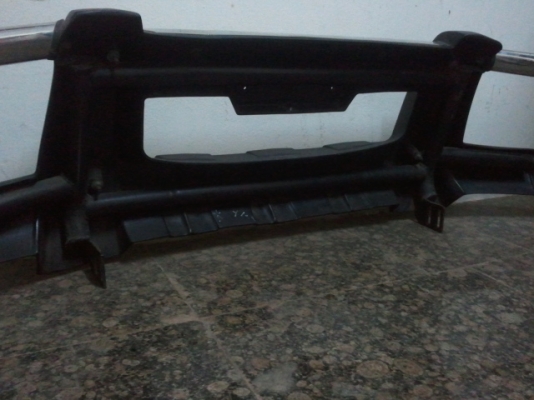 กันชนหน้า โลบาร์ ตู้แค็บ 10 นิ้ว รถดีแม็ก 2004