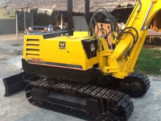 Yanmar yb25e สภาพดีพร้อมใช้ มีไลท์หัวเจาะด้วย เครื่องเกียร์ไฮดรอลิคแรงดีครับ