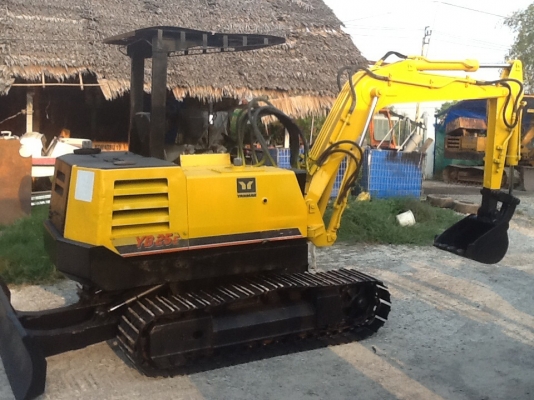 Yanmar yb25e สภาพดีพร้อมใช้ มีไลท์หัวเจาะด้วย เครื่องเกียร์ไฮดรอลิคแรงดีครับ