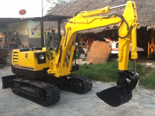 Yanmar yb25e สภาพดีพร้อมใช้ มีไลท์หัวเจาะด้วย เครื่องเกียร์ไฮดรอลิคแรงดีครับ