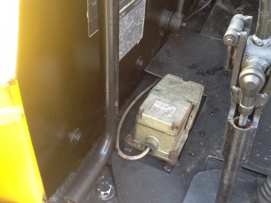 Yanmar yb25e สภาพดีพร้อมใช้ มีไลท์หัวเจาะด้วย เครื่องเกียร์ไฮดรอลิคแรงดีครับ