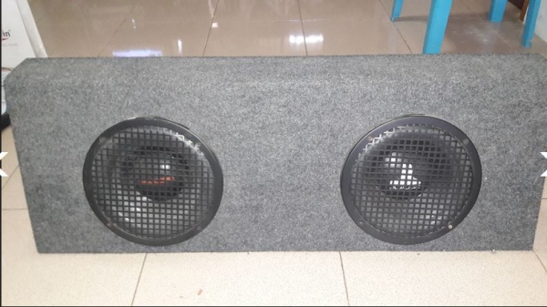 ตู้ซับเบส10นิ้วหลังเบาะวีโก้4ประตู.....ตู้เปล่า....1000