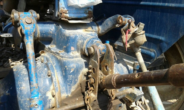 ขาย รถไถ FORD 5500 เครื่อง T5 เอกสารเล่มทะเบียนครบ รถพร้อมใช้งาน อุปกรณ์มีผานดันหน้า ผาน 5 และผาน 3