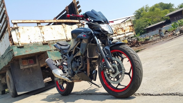 Z250sl 2015 ใหม่มากๆ 4000 กิโลเท่านั้น ประกันครบ ราคาไม่แพง คุยราคาได้ครับ