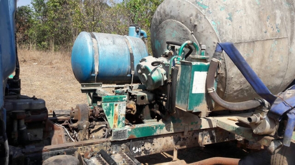 ขาย รถโม่ปูน 2.5 คิว ISUZU NPR เครื่อง 6BB1 145 แรงม้า คัสซีสวย เฟืองท้าย F รถพร้อมใช้งาน มีเล่มทะเบียนแต่ไม่มีชุดโอนครับ