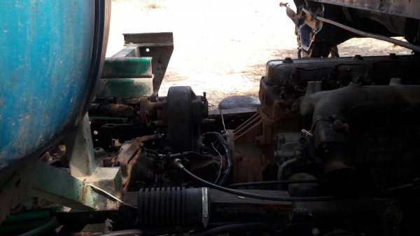 ขาย รถโม่ปูน 2.5 คิว ISUZU NPR เครื่อง 6BB1 145 แรงม้า คัสซีสวย เฟืองท้าย F รถพร้อมใช้งาน มีเล่มทะเบียนแต่ไม่มีชุดโอนครับ