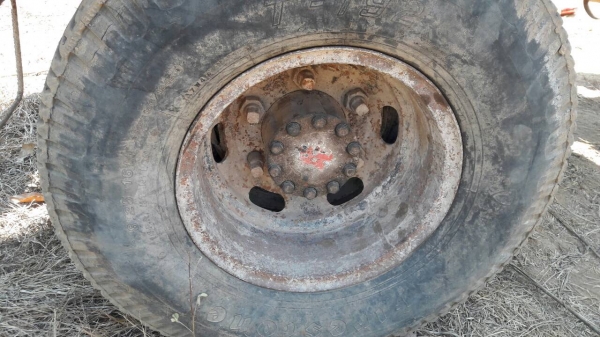 ขาย รถโม่ปูน 2.5 คิว ISUZU NPR เครื่อง 6BB1 145 แรงม้า คัสซีสวย เฟืองท้าย F รถพร้อมใช้งาน มีเล่มทะเบียนแต่ไม่มีชุดโอนครับ