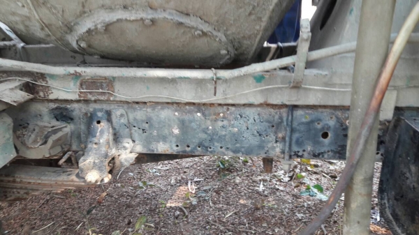 ขาย รถโม่ปูน 2.5 คิว ISUZU NPR เครื่อง 6BB1 145 แรงม้า คัสซีสวย เฟืองท้าย F รถพร้อมใช้งาน มีเล่มทะเบียนแต่ไม่มีชุดโอนครับ