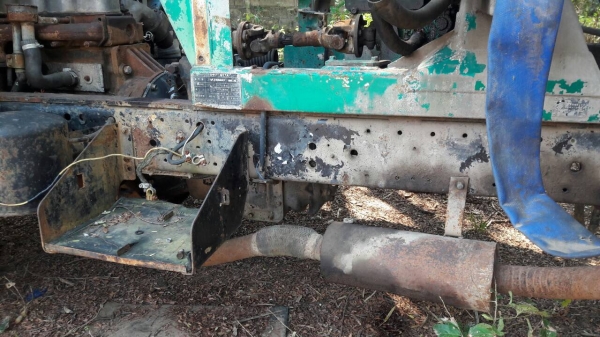 ขาย รถโม่ปูน 2.5 คิว ISUZU NPR เครื่อง 6BB1 145 แรงม้า คัสซีสวย เฟืองท้าย F รถพร้อมใช้งาน มีเล่มทะเบียนแต่ไม่มีชุดโอนครับ