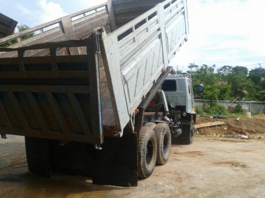 ขายรถบรรทุก 10 ล้อดัมพ์ ISUZU ROCKY 195 แรงม้านางฟ้าแท้ ราคา 880000