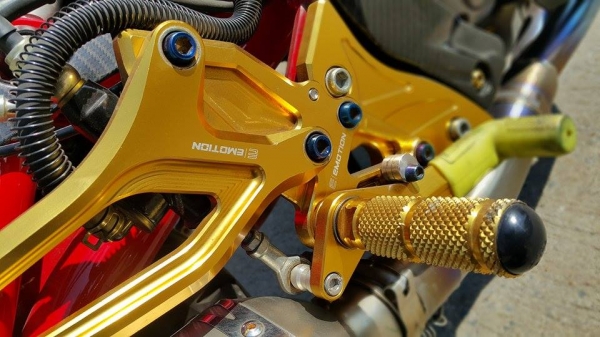 TNT300 2015 สวยพร้อมใช้ ไม่แพง ต่อรองราคาได้ TNT300 2015 สวยพร้อมใช้ ไม่แพง ต่อรองราคาได้