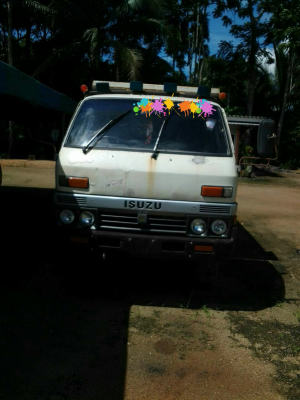 ขายรถบรรทุก 6 ล้อดัมพ์ ISUZU 185 แรงม้า ราคา 180000