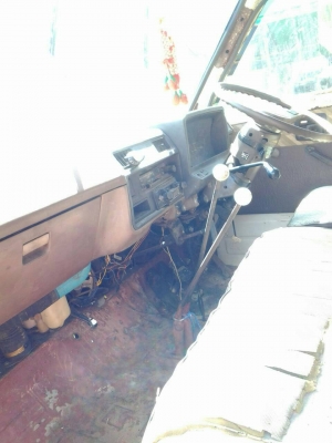 ขายรถบรรทุก 6 ล้อดัมพ์ ISUZU 185 แรงม้า ราคา 180000