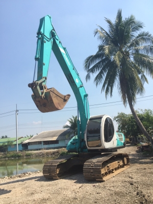ขายด่วน รถขุด KOBELCO SK 200-2 สภาพสวย  ชั่วโมงน้อย 3,XXX  พร้อมใช้  สนใจโทร 089-7462641 สุวรรณีจ้า