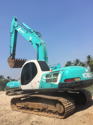 ขายด่วน รถขุด KOBELCO SK 200-2 สภาพสวย  ชั่วโมงน้อย 3,XXX  พร้อมใช้  สนใจโทร 089-7462641 สุวรรณีจ้า