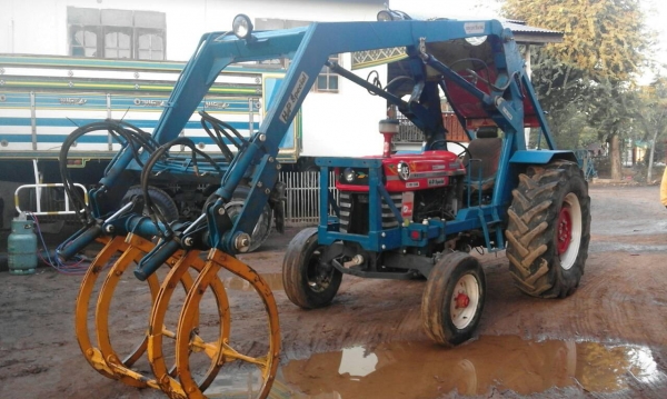 ขายรถไถพร้อมเครื่องคีบ ขายรถไถพร้อมเครื่องคีบ