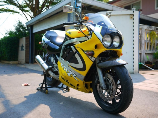 ขาย Suzuki Gsx 750 พร้อมทะเบียนแท้ สภาพสวย เครื่องดีพร้อมใช้งานทันที ขาย Suzuki Gsx 750 พร้อมทะเบียนแท้ สภาพสวย เครื่องดีพร้อมใช้งานทันที