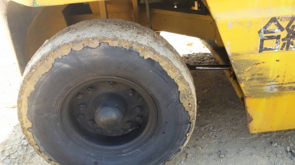 รถยก TCM  FD20 Z2 เครื่องเบนซิน เสาสูง 3 เมตร ยกได้ 2 ตัน งาสไลค์ เกียร์ธรรมดา  รถนำเข้า สนใจติดต่อ 089-7949488