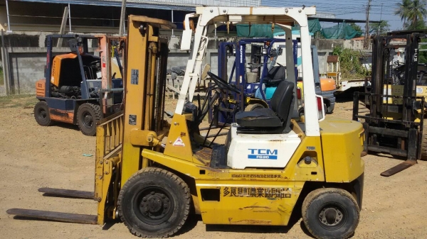 รถยก TCM  FD20 Z2 เครื่องเบนซิน เสาสูง 3 เมตร ยกได้ 2 ตัน งาสไลค์ เกียร์ธรรมดา  รถนำเข้า สนใจติดต่อ 089-7949488