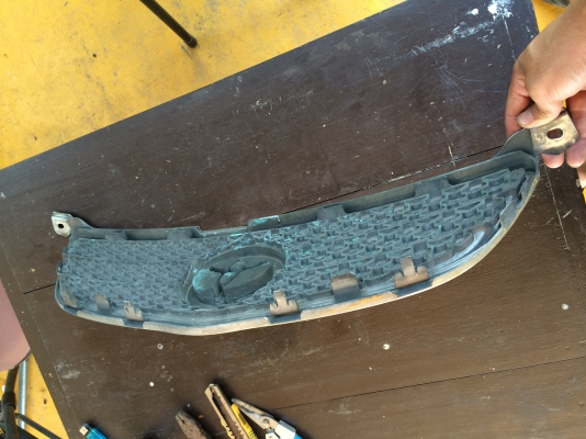 กระจังหน้าวีออส. 04