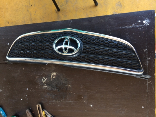 กระจังหน้าวีออส. 04