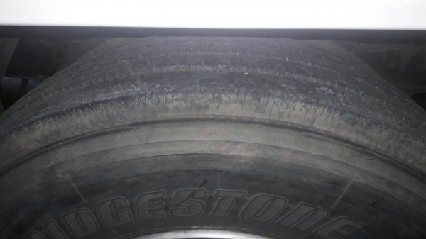 รถฮีโน่ 6 ล้อ ตู้แห้ง FG1J 220 แรงม้า. ปี 52.   ( รถวิ่ง 75,xxx กม. )     สนใจติดต่อ  081 - 6079515