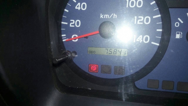 รถฮีโน่ 6 ล้อ ตู้แห้ง FG1J 220 แรงม้า. ปี 52.   ( รถวิ่ง 75,xxx กม. )     สนใจติดต่อ  081 - 6079515