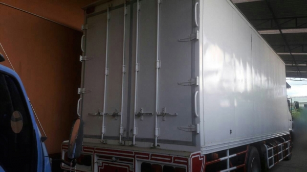 รถฮีโน่ 6 ล้อ ตู้แห้ง FG1J 220 แรงม้า. ปี 52.   ( รถวิ่ง 75,xxx กม. )     สนใจติดต่อ  081 - 6079515