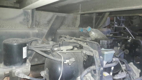 รถฮีโน่ 6 ล้อ ตู้แห้ง FG1J 220 แรงม้า. ปี 52.   ( รถวิ่ง 75,xxx กม. )     สนใจติดต่อ  081 - 6079515