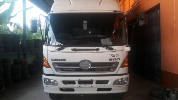 รถฮีโน่ 6 ล้อ ตู้แห้ง FG1J 220 แรงม้า. ปี 52.   ( รถวิ่ง 75,xxx กม. )     สนใจติดต่อ  081 - 6079515