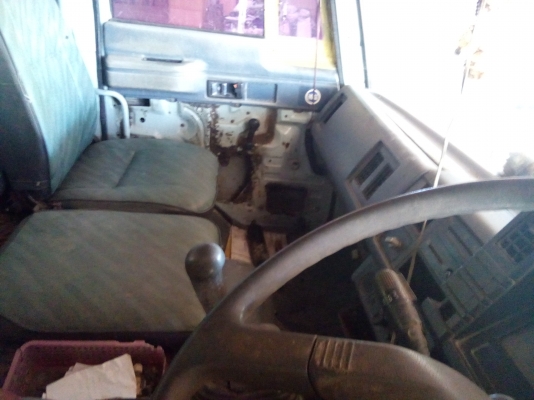 10ล้อเพลาเดียว เครื่อง210แรงม้า พร้อมใช้งาน  เล่มติดมือ..