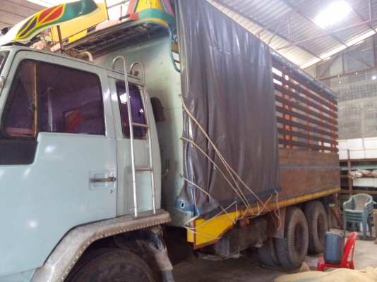 10ล้อเพลาเดียว เครื่อง210แรงม้า พร้อมใช้งาน  เล่มติดมือ..