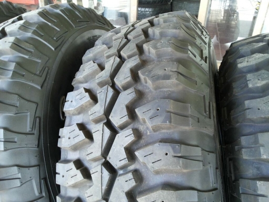 ล้อขอบ16 ลาย lenso max1 พร้อมยาง mud maxxis bighorn 265/75/16 ปี 2015 สภาพ 99\%