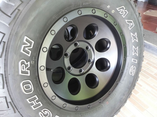 ล้อขอบ16 ลาย lenso max1 พร้อมยาง mud maxxis bighorn 265/75/16 ปี 2015 สภาพ 99\%