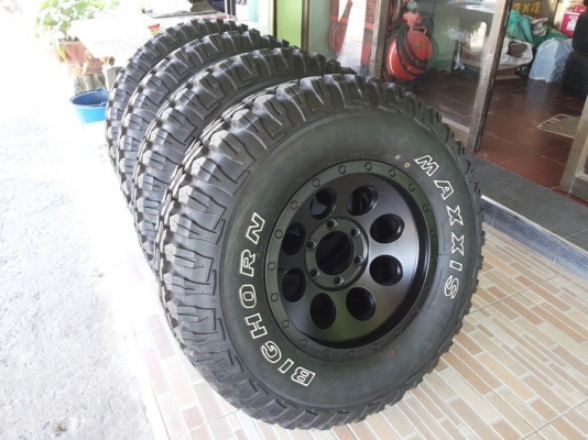 ล้อขอบ16 ลาย lenso max1 พร้อมยาง mud maxxis bighorn 265/75/16 ปี 2015 สภาพ 99\%