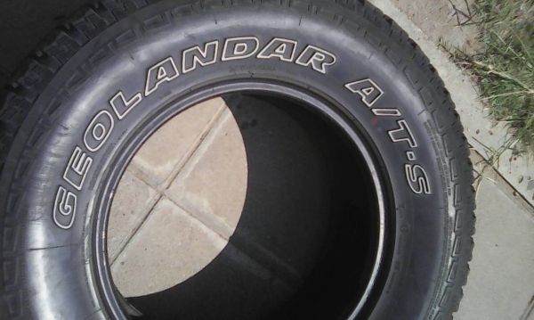 265/70R16 YOKOHAMA GEORENDER A/T-S มี 1 เส้น tel.081-427-3941 ไิอดีไลน์ autobot107 265/70R16 YOKOHAMA GEORENDER A/T-S มี 1 เส้น tel.081-427-3941 ไิอดีไลน์ autobot107