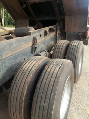 รถอีซูซุ 10 ล้อดั้ม FXZ 360 แรงม้า. ปี 56  ( รถวิ่ง 94,xxx กม. )      สนใจติดต่อ  081 - 6079515