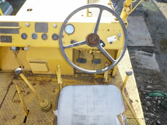 ขายรถบดล้อยาง 9  ล้อ SAKAI พร้อมใช้งาน นำเข้าจากญี่ปุ่น ติดต่อคุณ อิทธิวัฒน์ 095-7467778