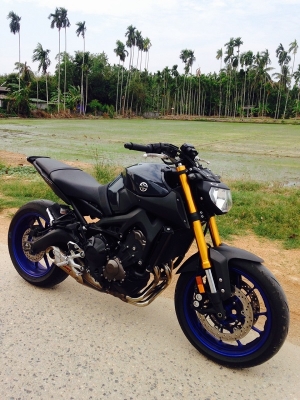 ขาย YAMAHA FZ-09 รถ  สภาพใหม่มาก วิ่ง 9,XXX โล สีเดิมทั้งคัน ไม่ล้ม ไม่มีชน ไม่มีแปะ